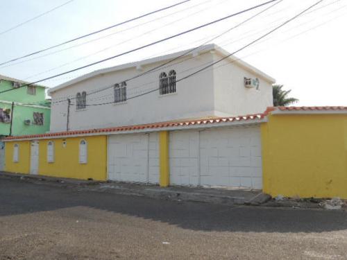 Cód. 14-2774. Casa en Venta en Maracaibo. Sector Santa Lucia 