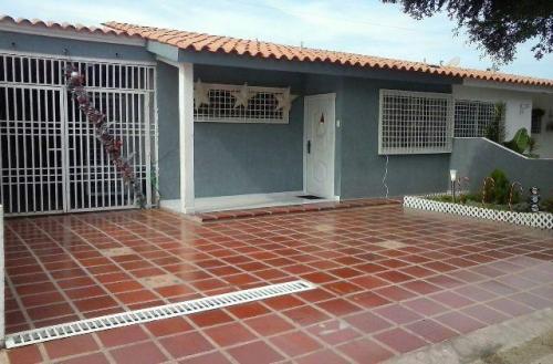 townhouse en venta club hipico maracaibo mls 14-13141