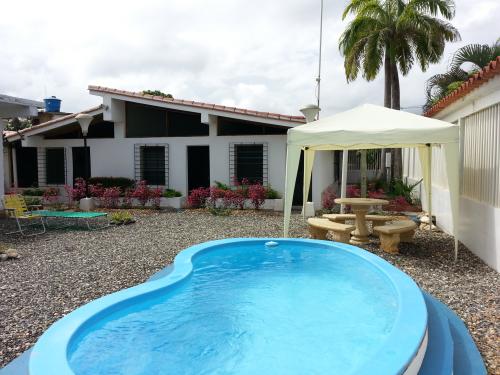 vendo casa de playa con posada rio chico