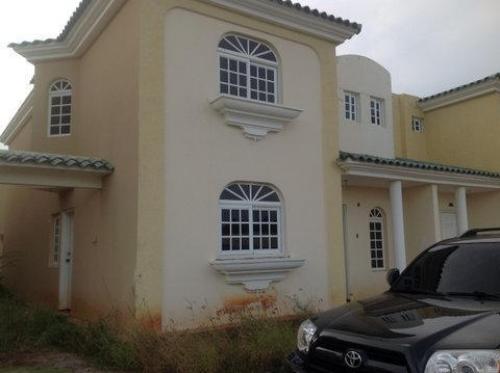 townhouse en venta fuerzas armadas maracaibo mls 14-13528
