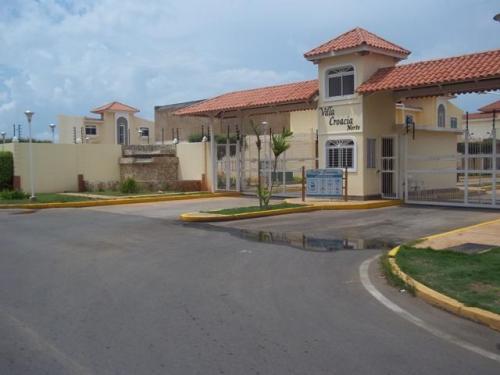 townhouse en venta milagro norte maracaibo mls 13-3636