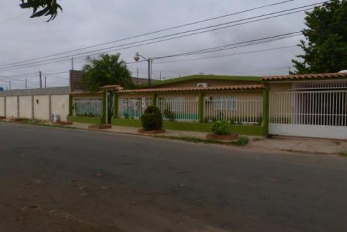 casa en venta las lomas maracaibo mls 15-755
