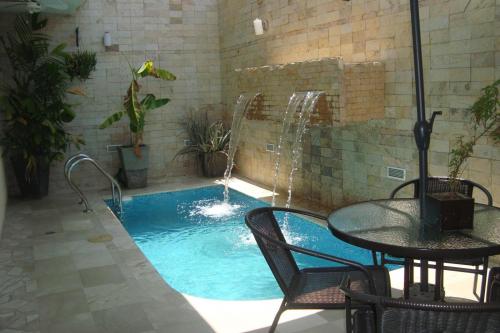 Venta Hermoso Townhouse Milagro Norte MLS15-12696