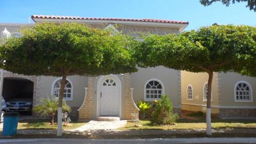 Venta Bello Townhouse Milagro Norte MLS16-685