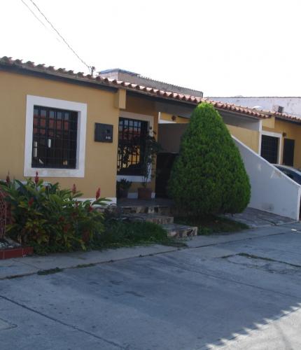 URB VILLA ROCA 