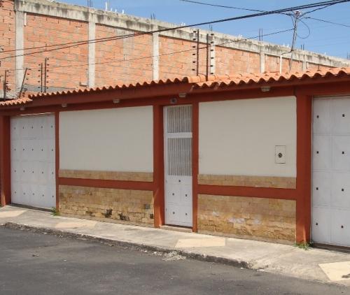 VENDO CASA USO COMERCIAL ZONA CENTRO OESTE