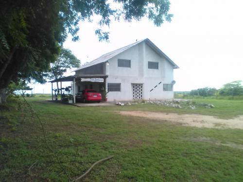 VENDO O CAMBIO CASA Y CARRO POR APARTAMENTO EN PTO ORDAZ