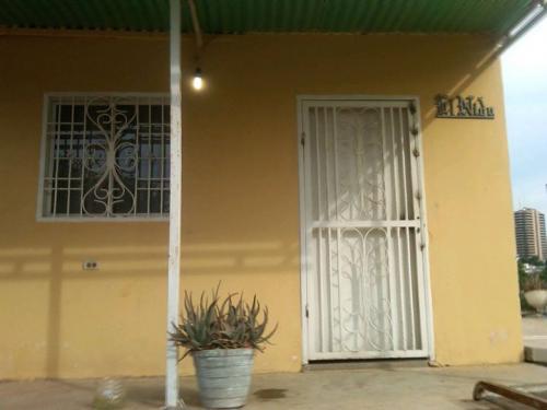 vendo casa motivo de viaje 10.000.000 (negociable)