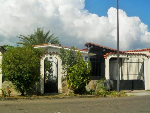 Casa en venta  Flor Amarillo, Valencia,, Carabobo código 17-119