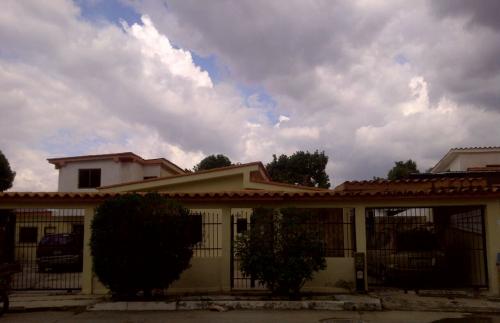 Se vende hermosa casa en los Nisperos