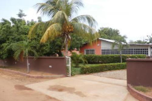 MANUEL DEPABLOS TE VENDE CASA CON TERRENO MLS185283