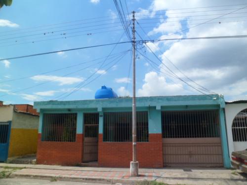 SKY GROUP Vende Casa en Urb. Caña de Azúcar en Maracay 