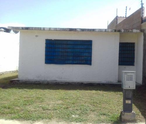 Casa a estrenar en Conj. Resid. El Ciprés, Urb. Valle Encantado Valencia