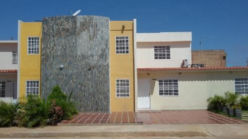 SE ESTRENA EN EL MERCADO TW EN VILLA ANAUCO, MLS 189598. LLAMA YA!