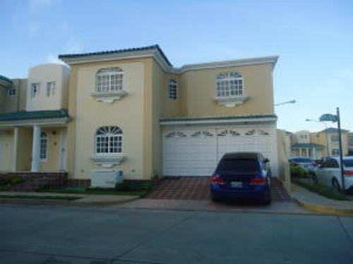 TE VENDO TW EN LAGO COUNTRY II ¿QUE ESPERAS HAZ TU RESERVA?