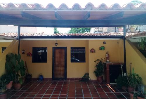 Casa 90m2 en La Emboscada, Guacara