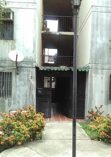 Apartamento para Remodelar en Buenaventura Municipio Los Guayos
