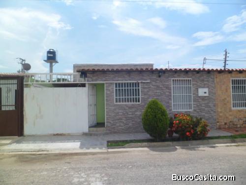 SKY GROUP Vende acogedora casa en Urb.La Blanquera