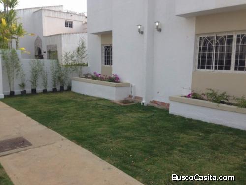 VILLA CERRADA VENTA AV DR PAUL MORENO MARACAIBO 
