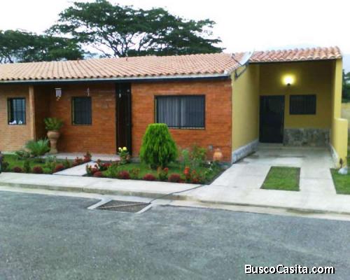 En venta bella y amplia casa en San Diego, Las Trianas. Negociable