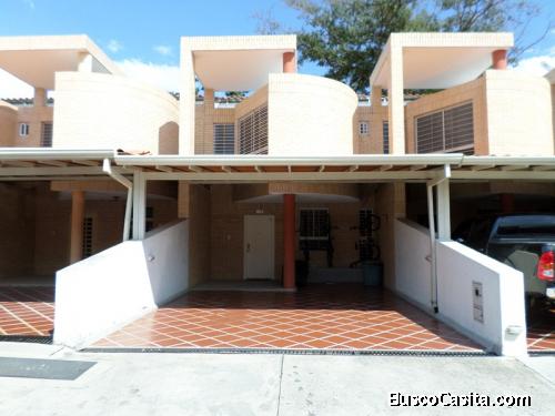 SKY GROUP VENDE TOWN HOUSE EN EL RINCON Res. Tierra de Gracia
