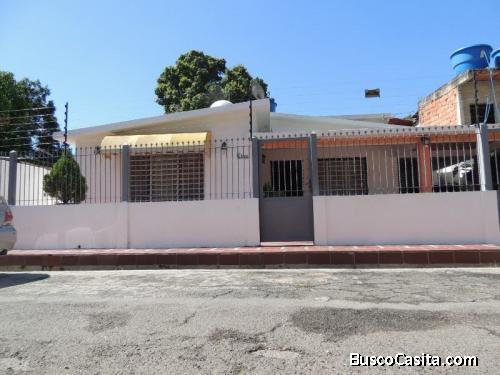 SKY GROUP Vende fresca y cómoda casa en El Limón, sector valle verde