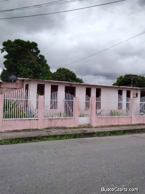 AMPLIA Y COMODA CASA