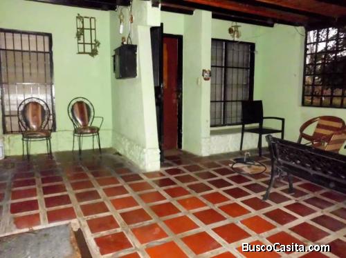 SKY GROUP Vende favorable y cómoda casa en Urb. ciudad Jardín