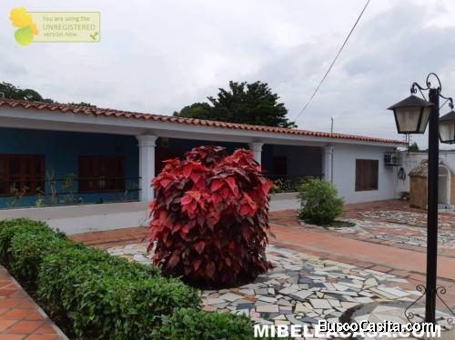 SE VENDE AMPLIA CASA EN EL SECTOR  LAS TRICENTENARIAS