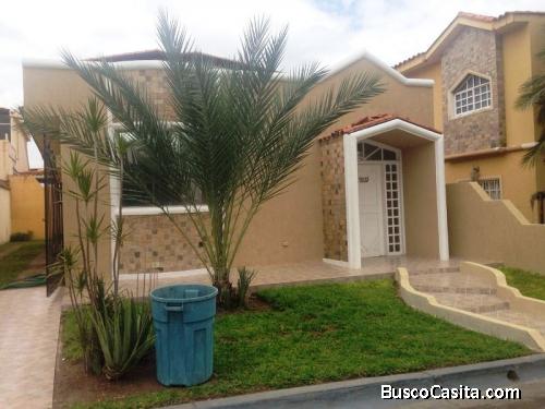 En Venta Casa amoblada en  la exclusiva Urb Loma Linda Country Club, Puerto Ordaz