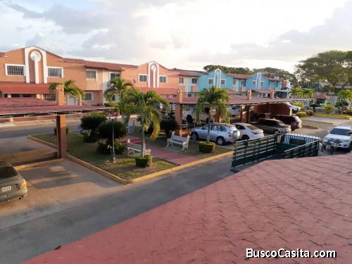 Vendo TownHouse residencias Doña Dina