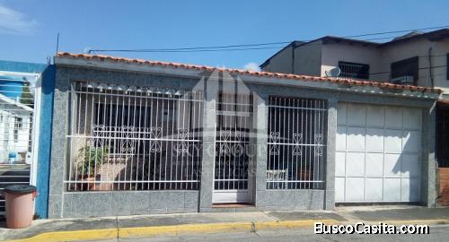 SKY GROUP Vende confortable Casa en Urb Parq Resid Araguaney Encrucijada de Turmero 