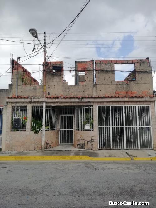 Gerardo Calderon Malave Vende Casa en Flor Amarillo (FOC-560)