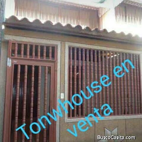 Venta de tonwhouse en cua