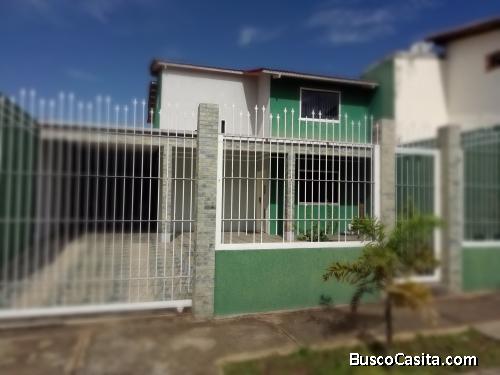 TOWN HOUSE EN URB YARA YARA 2