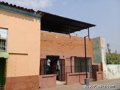EN VENTA CASA EN EL CENTRO DE BARCELONA A