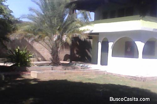 Casa de campo de 2 plantas 