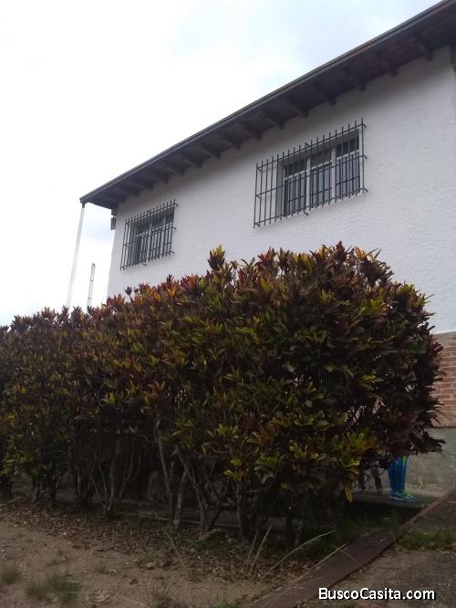 PORTAFOLIO SIETE Vende Casa en Urb. Miranda Mun. Sucre