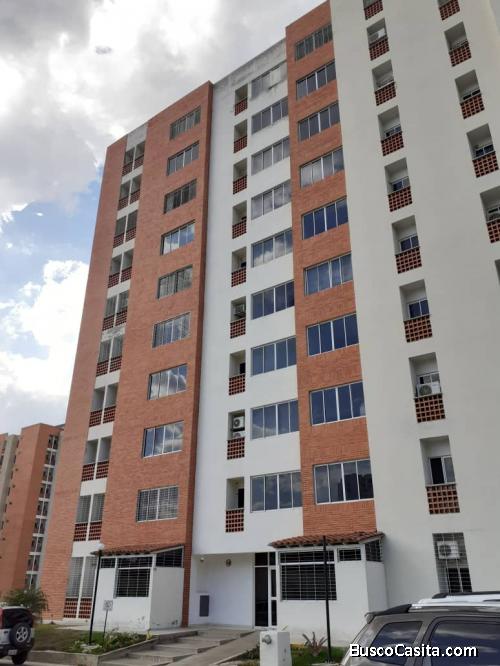 Zoraida Araujo Vende Apto. en Naguanagua Doral Country