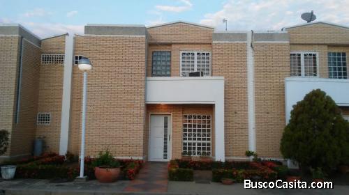 SuEspacio Bienes Raíces,C.A Vende Town House - Calle La Estrella -  Cabimas