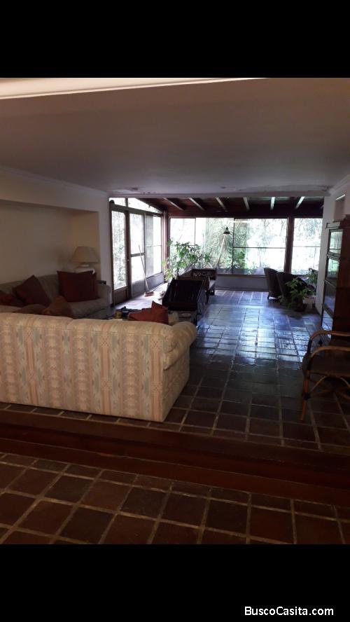 Se vende apartamento de 250 mts con terraza en la union el hatillo