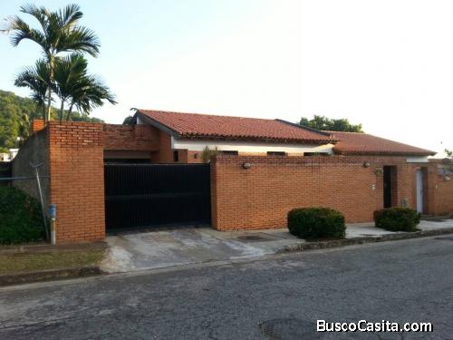 Casa-Quinta en la Urb. Piedra Pintada PHC-082  