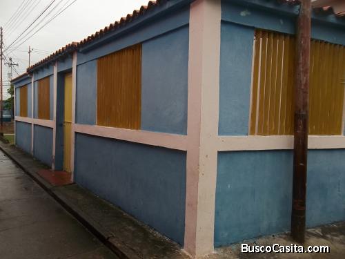 CASA URB. RAUL LEONI