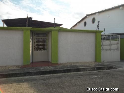 CASA EN URB CAMPO LA MESA