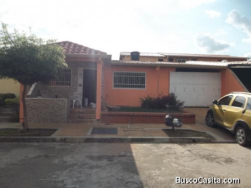 CASA EN URB SANTA CLARA 