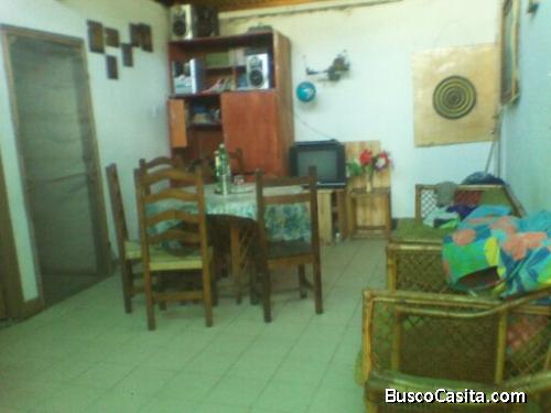 Vendo casa en la Parroquia Coche