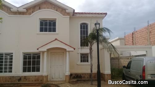 SE VENDE  CASA VILLAS ANTARES MARACAIBO