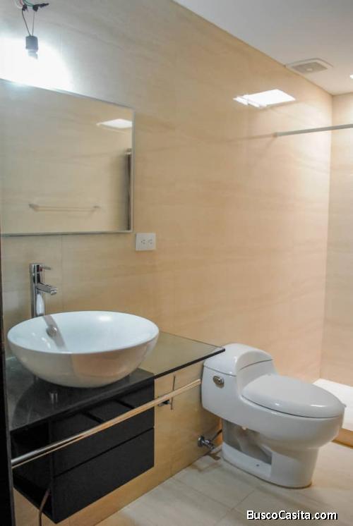 Townhouse en Villa Punta de Piedra Av. Milagro Norte.