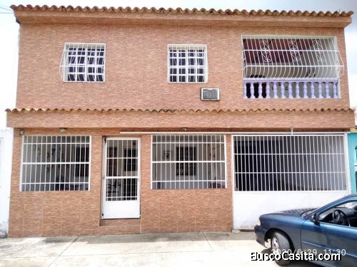 Hermosa casa duplex