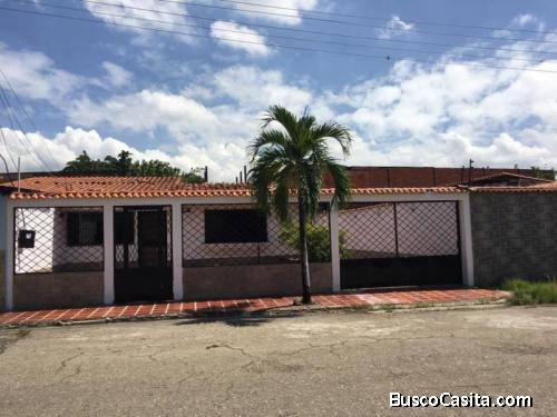 Casa en la Urbanización Los Cerritos  Paraparal